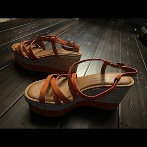 Summer wedges
